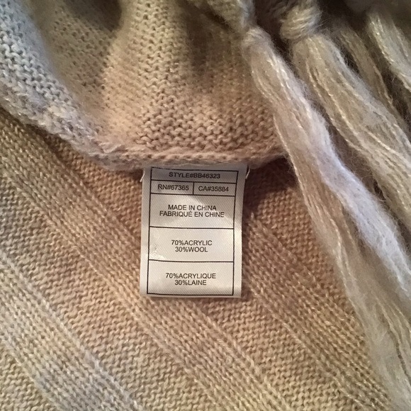 BB Dakota Long sweater wrap, small, EUC - Picture 7 of 8